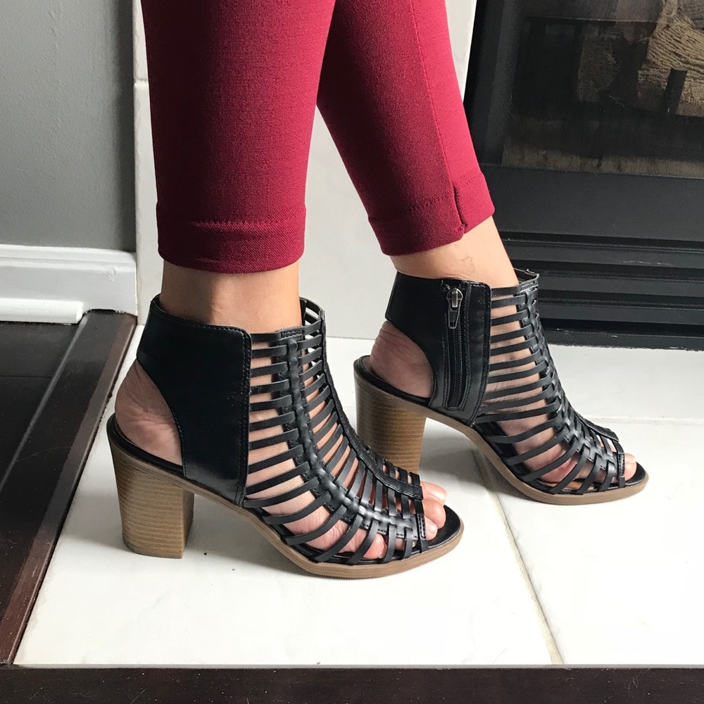 NWOT Black caged peep toe mules.Sz.8.